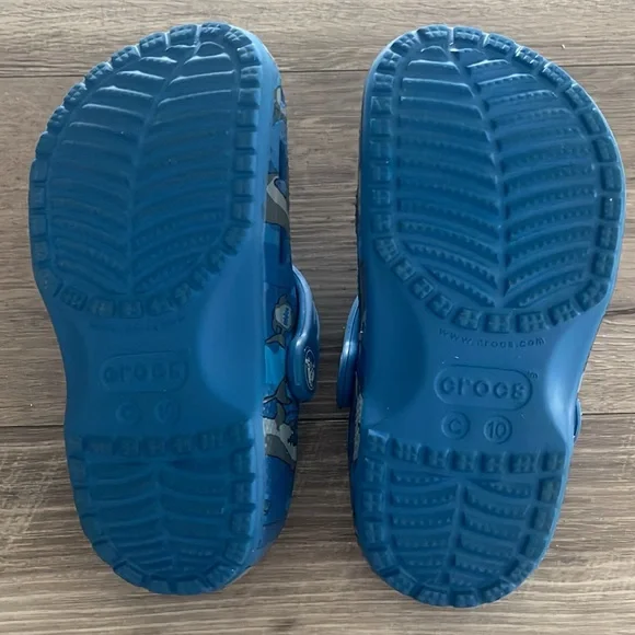 Toddler Boys Shark CROCS Sz 10 - Picture 4 of 5